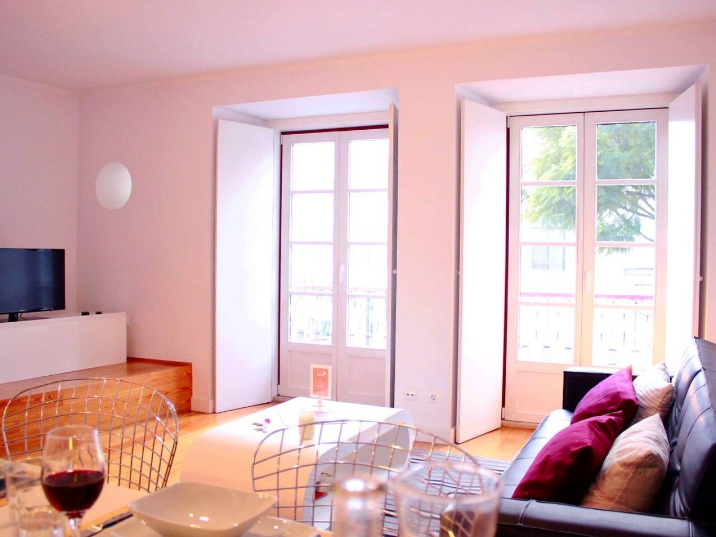 Joivy Modern 1-Bed Apt With Terrace, Moments From Sao Bento Palace Lisboa Екстериор снимка
