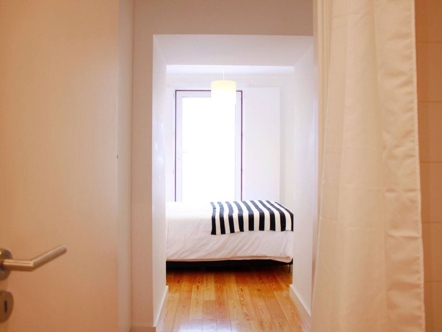 Joivy Modern 1-Bed Apt With Terrace, Moments From Sao Bento Palace Lisboa Екстериор снимка